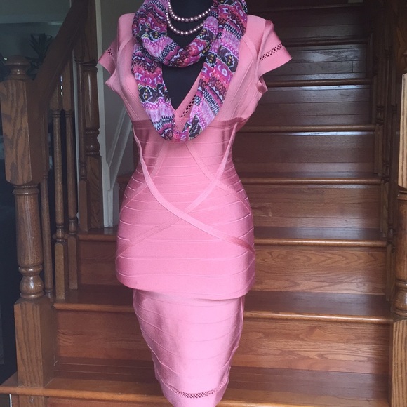 Sentimental Dress - Picture 2 of 8